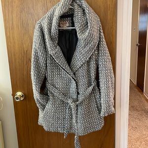 Mossimo (Target) XXL Jacket - Like new no tags. Beautiful Snow White like hood.